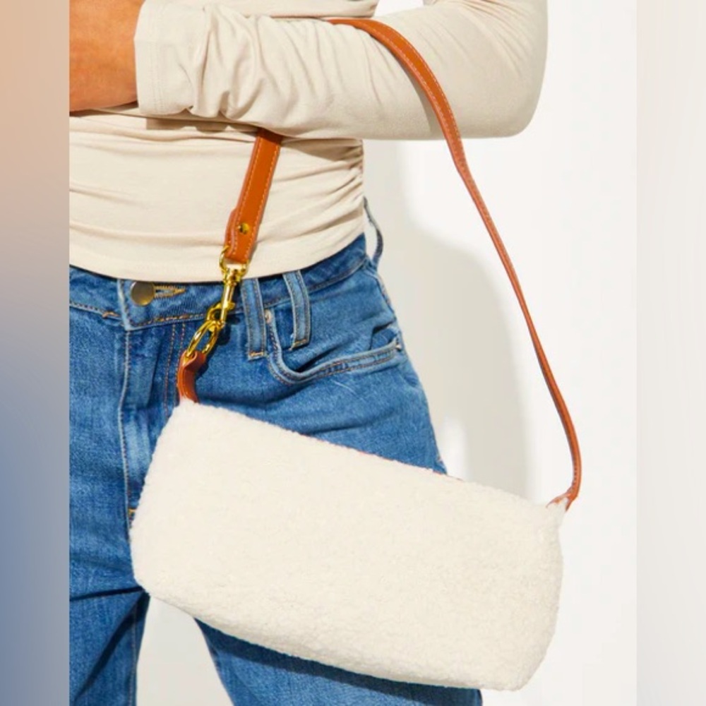 Chic Ivory Sherpa Handbag NEW 🏷️